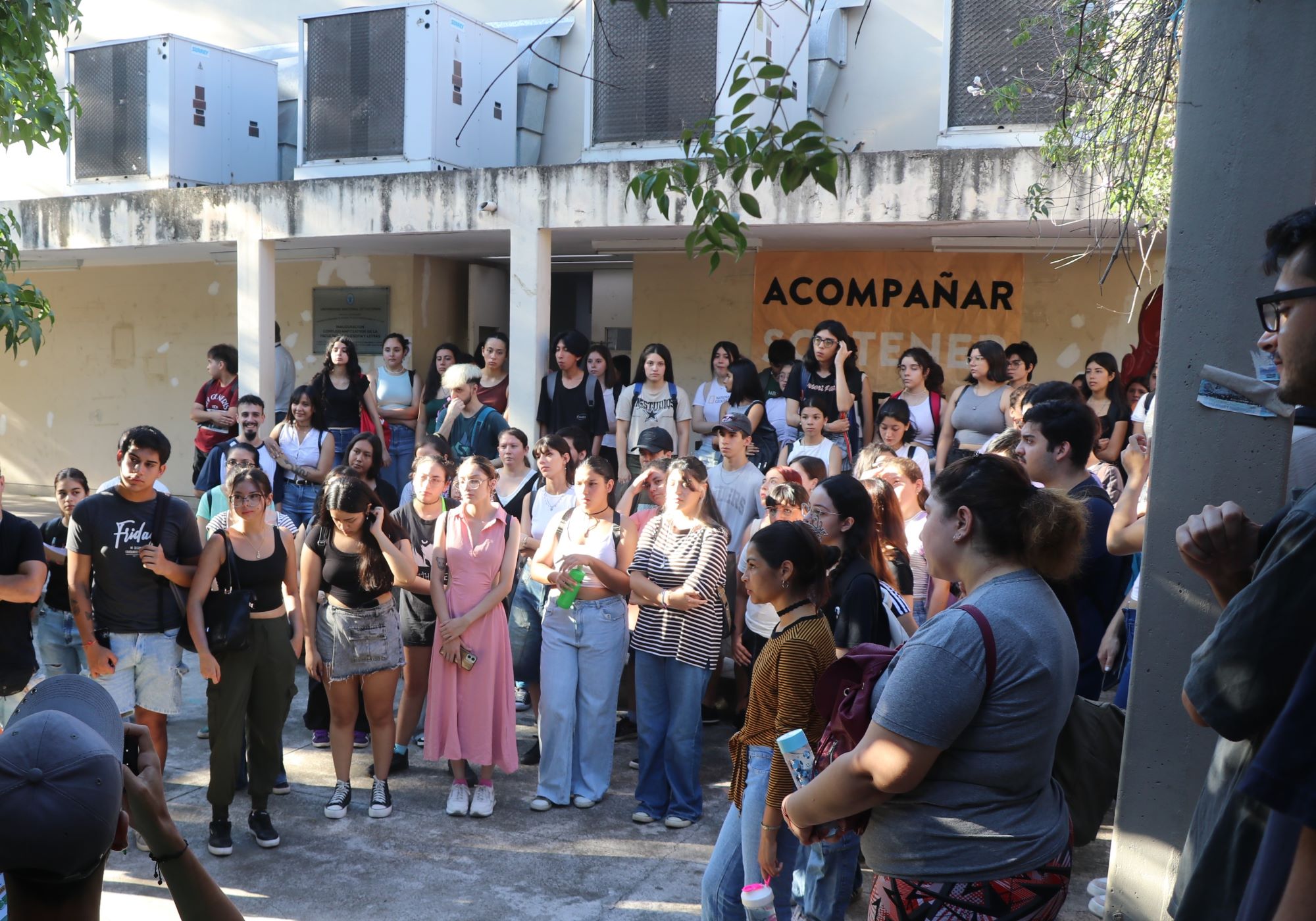Estudiantes durante el ingreso en Filo